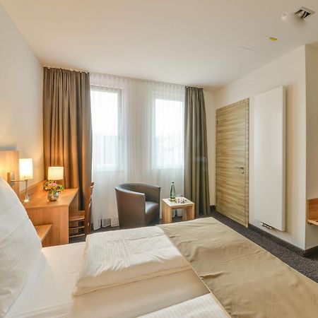 Hotel Witt Am See Weiherhammer ภายนอก รูปภาพ