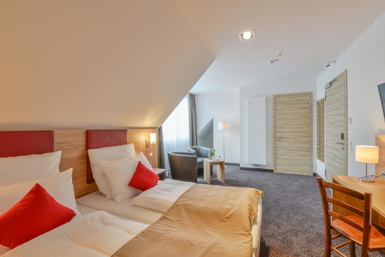Hotel Witt Am See Weiherhammer ภายนอก รูปภาพ