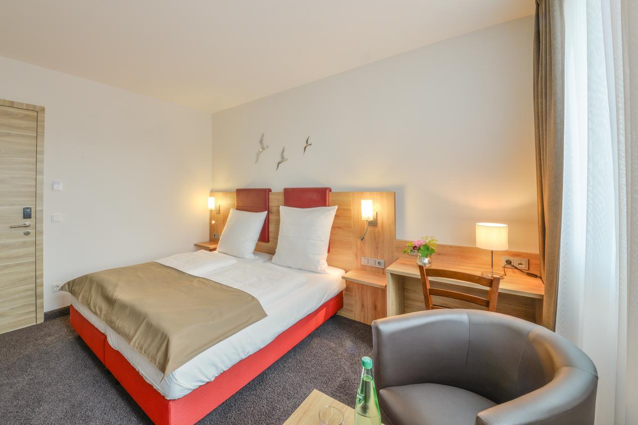 Hotel Witt Am See Weiherhammer ภายนอก รูปภาพ