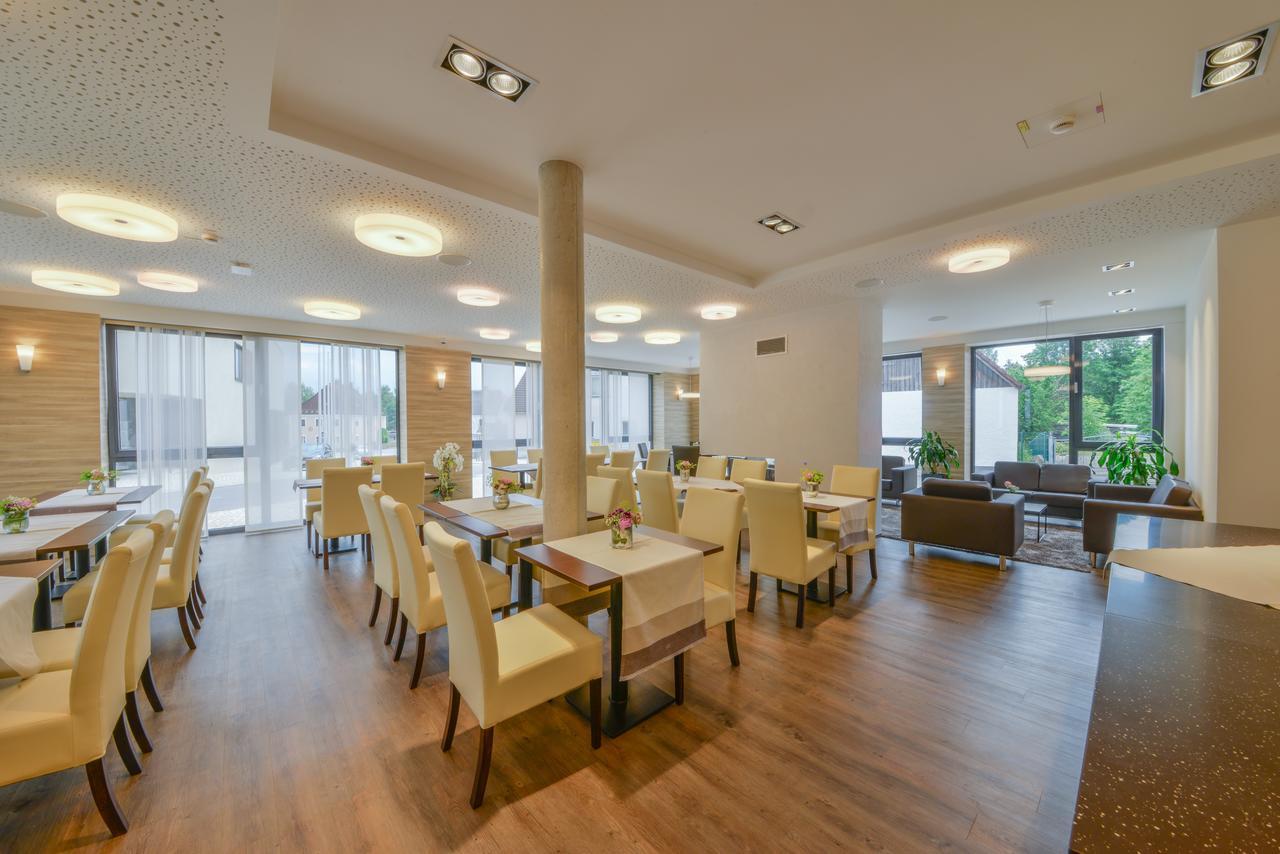 Hotel Witt Am See Weiherhammer ภายนอก รูปภาพ