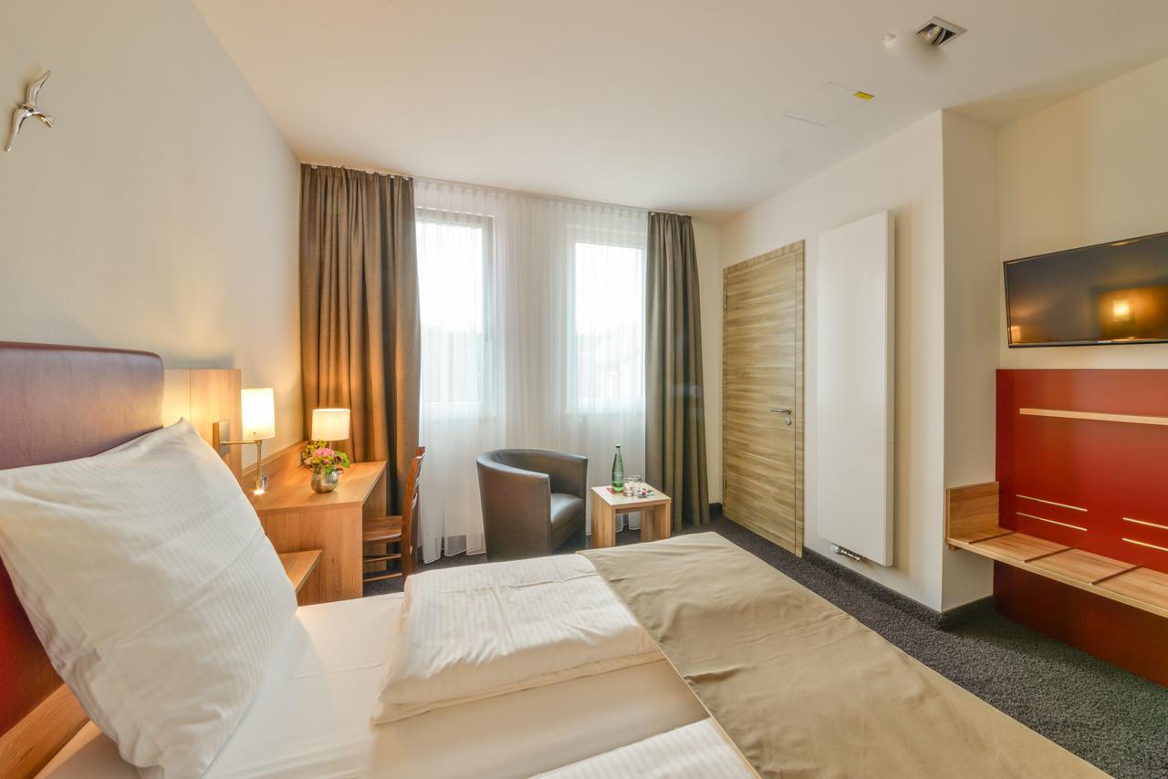Hotel Witt Am See Weiherhammer ภายนอก รูปภาพ
